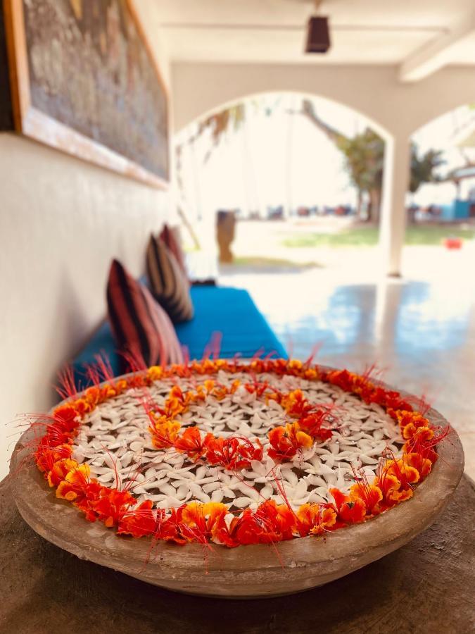 Sri Gemunu Beach Resort Unawatuna Ngoại thất bức ảnh