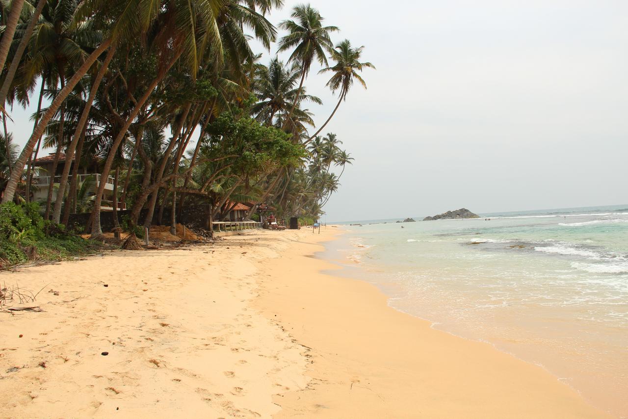 Sri Gemunu Beach Resort Unawatuna Ngoại thất bức ảnh