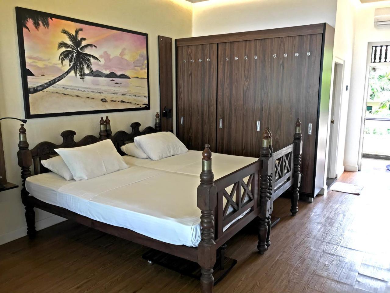 Sri Gemunu Beach Resort Unawatuna Ngoại thất bức ảnh